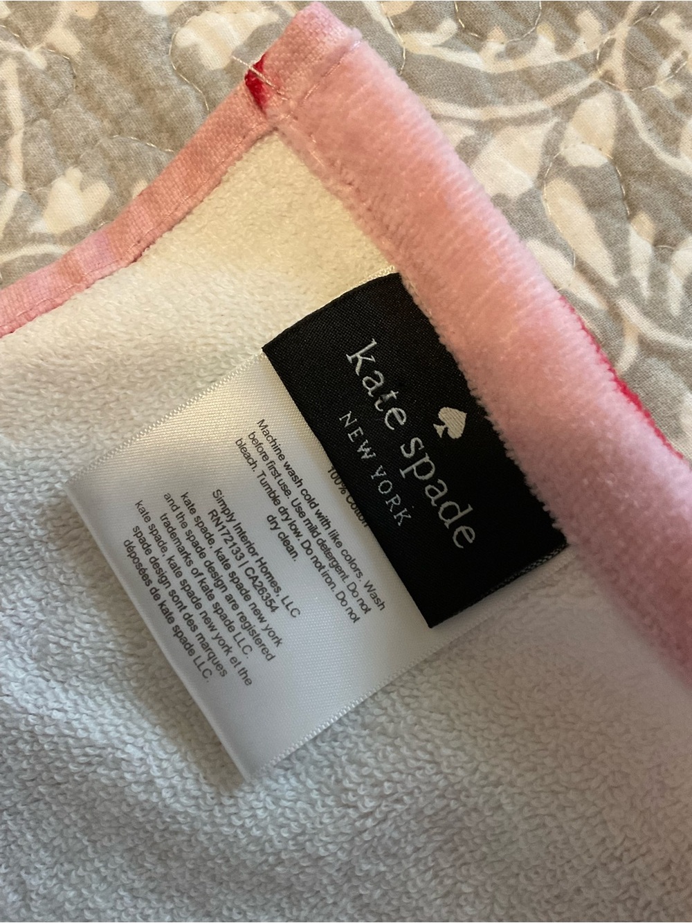 NWT Kate Spade Oversized Beach Towel - Strawberries 36”x72” Towel 1 - Picture 5 of 8